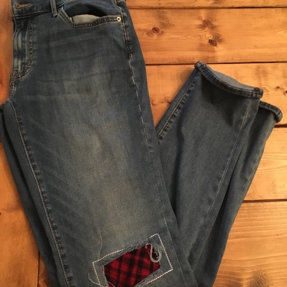 Eddie Bauer Tencel Boyfriend Slim Jeans - Picture 1 of 6